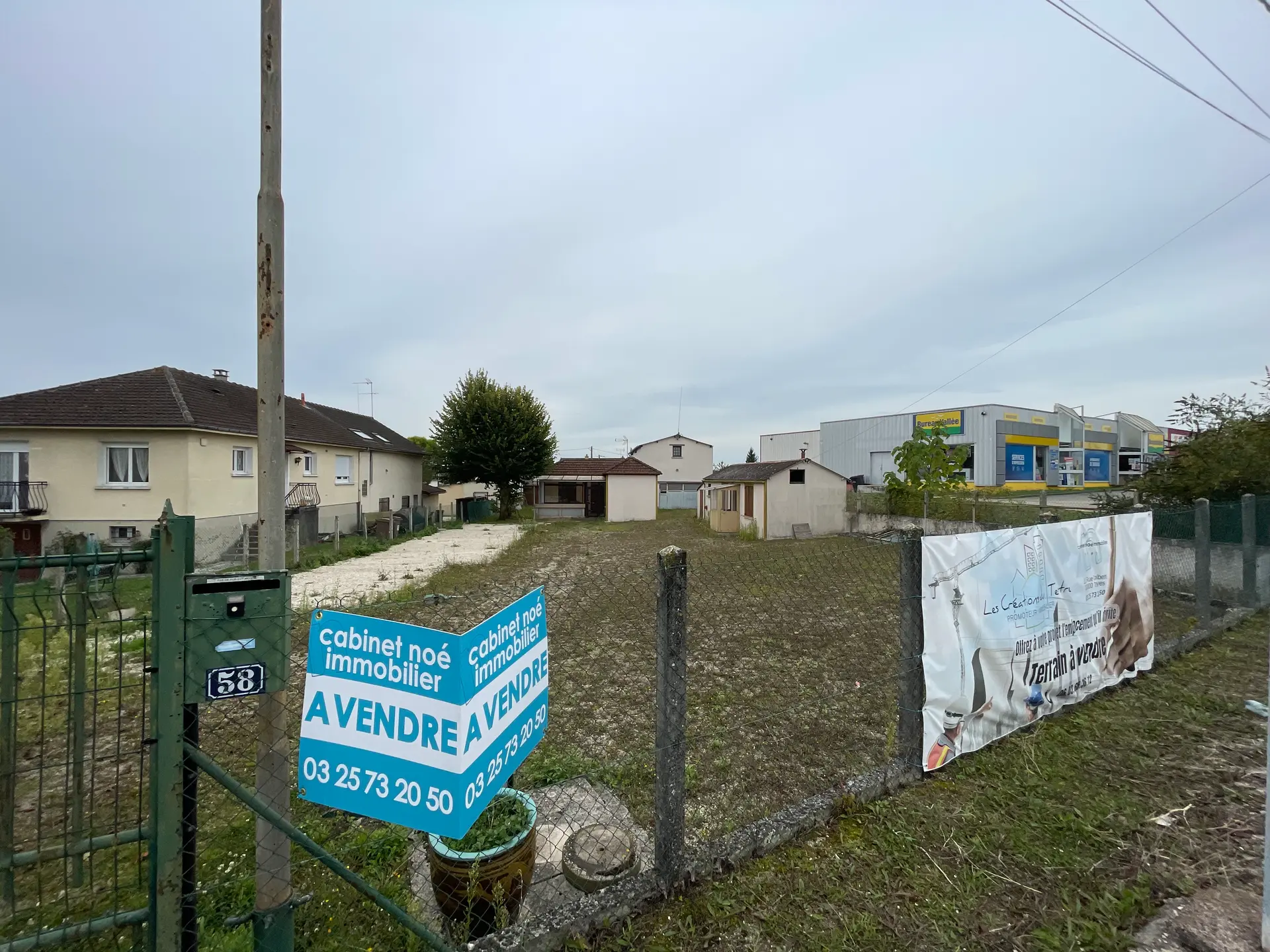 Agglomération Troyes Avenue principale - Emplacement commercial TERRAIN 1150 m² - Image