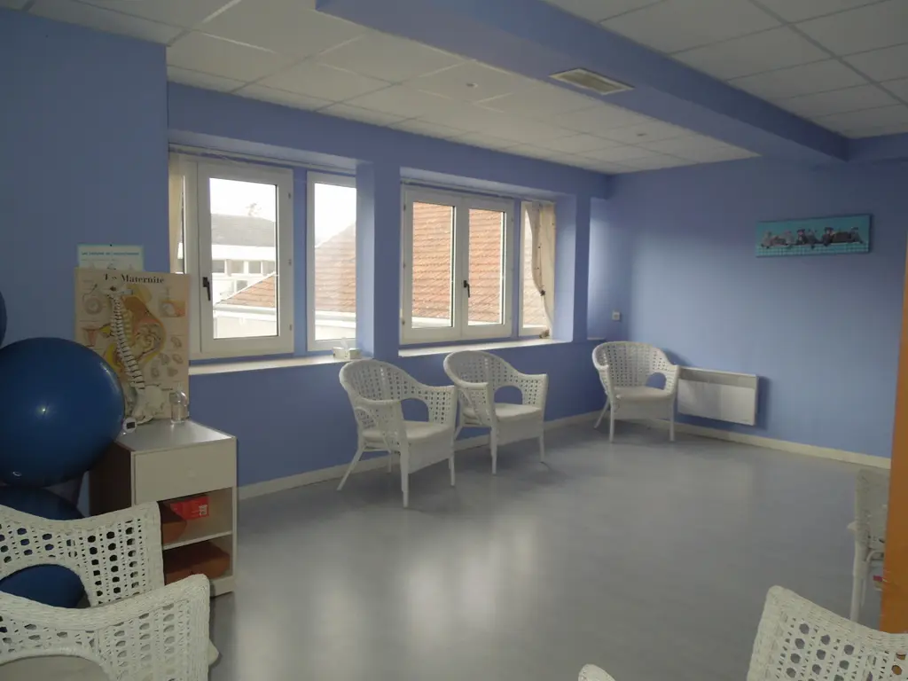 Troyes Pasteur - volumes et luminosité pour ces LOCAUX professionnels - Image