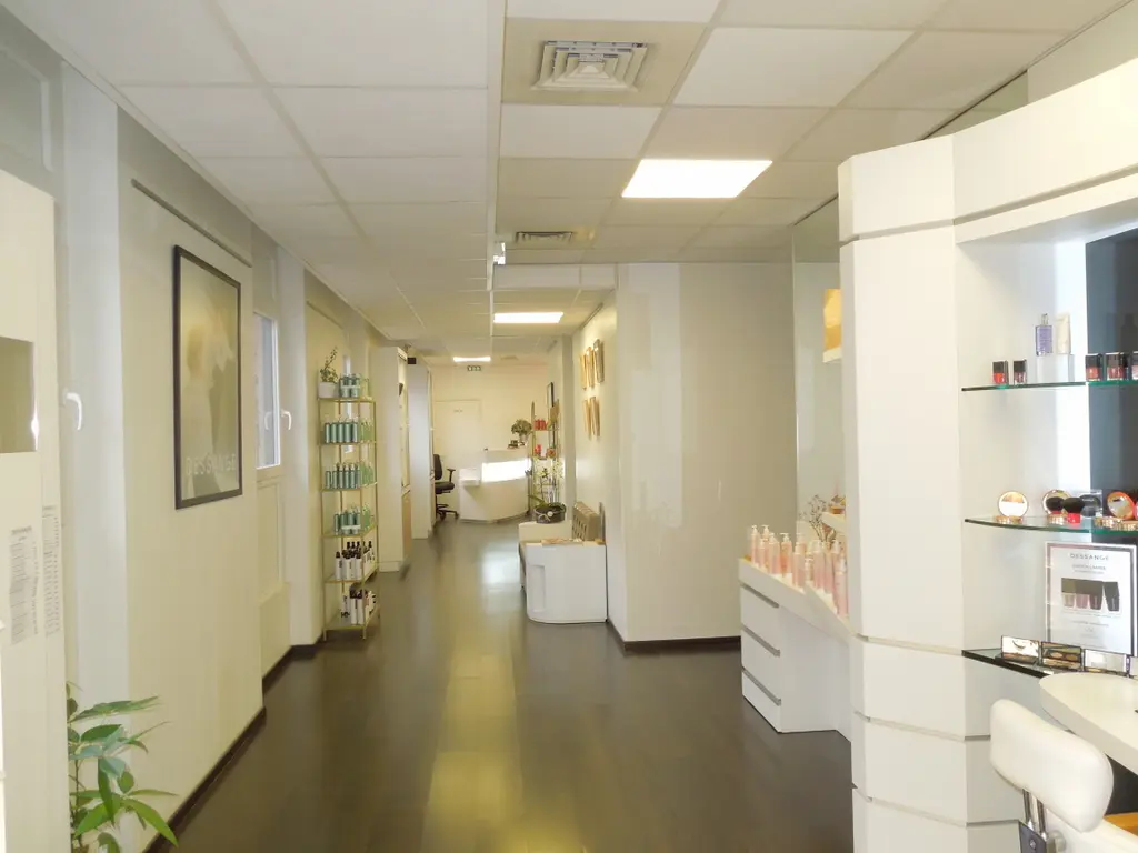 Troyes emplacement n°1 - LOCAL COMMERCIAL A LOUER