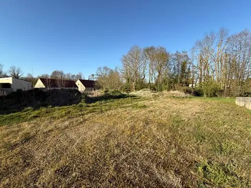 Charmont sous Barbuise, 15/20 mn de Troyes, TERRAIN à bâtir donnant sur la Barbuise - Image