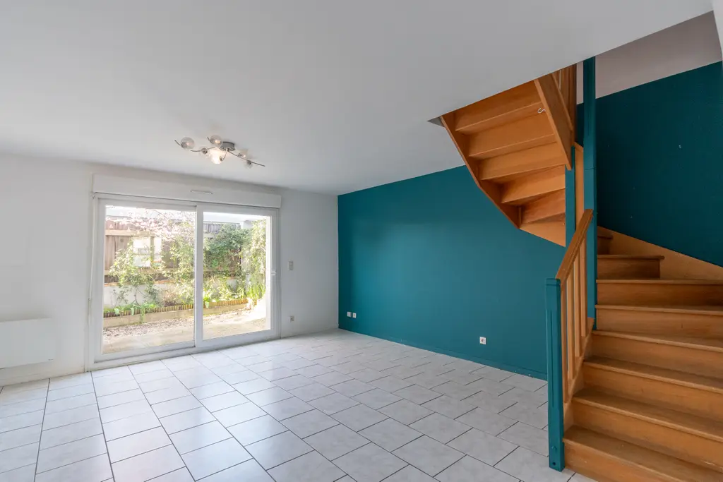 EXCLUSIVITE Agglomération, proche toutes commodités, compromis Maison/Appartement de type V - Image