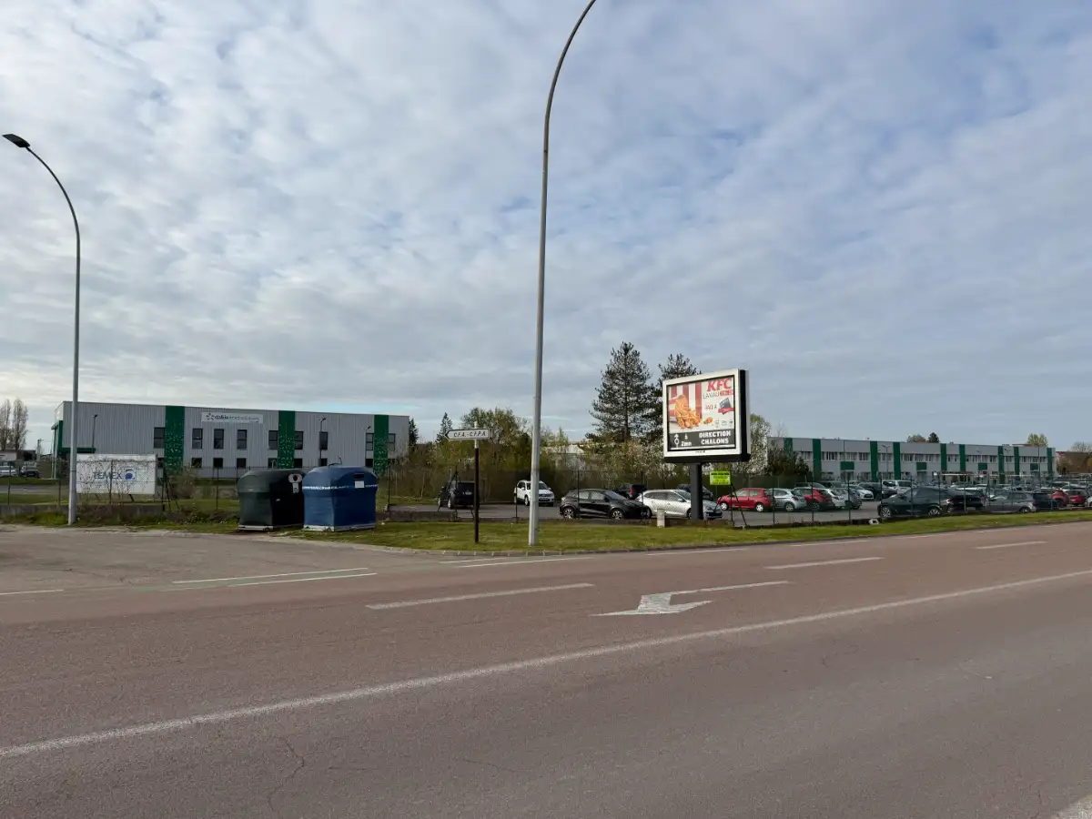 Pont Sainte Marie - TERRAIN constructible sur axe passager - Image
