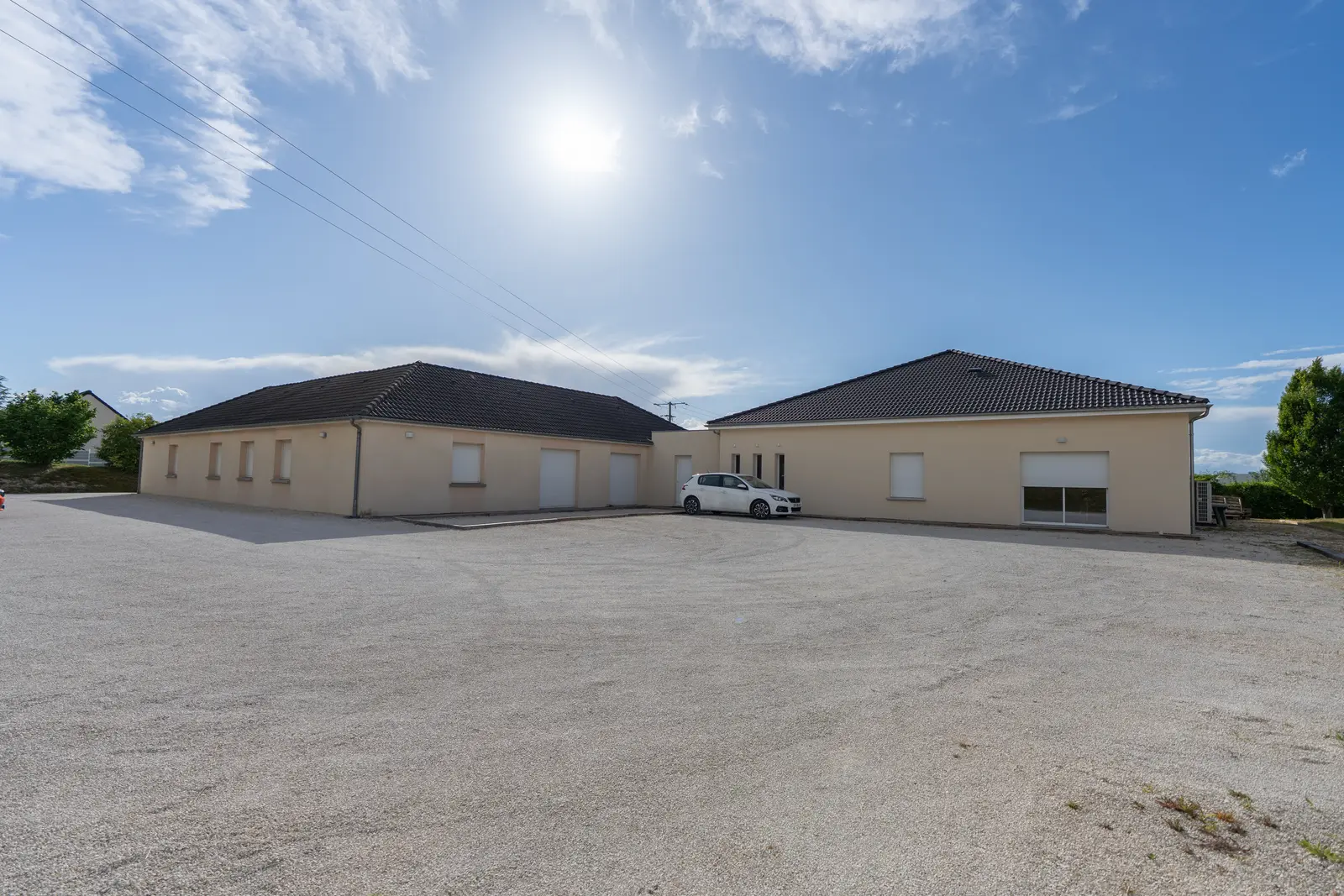 à 5 km de Troyes et à 3 mn de la rocade, Bâtiment à usage de bureaux 590 m² - Image