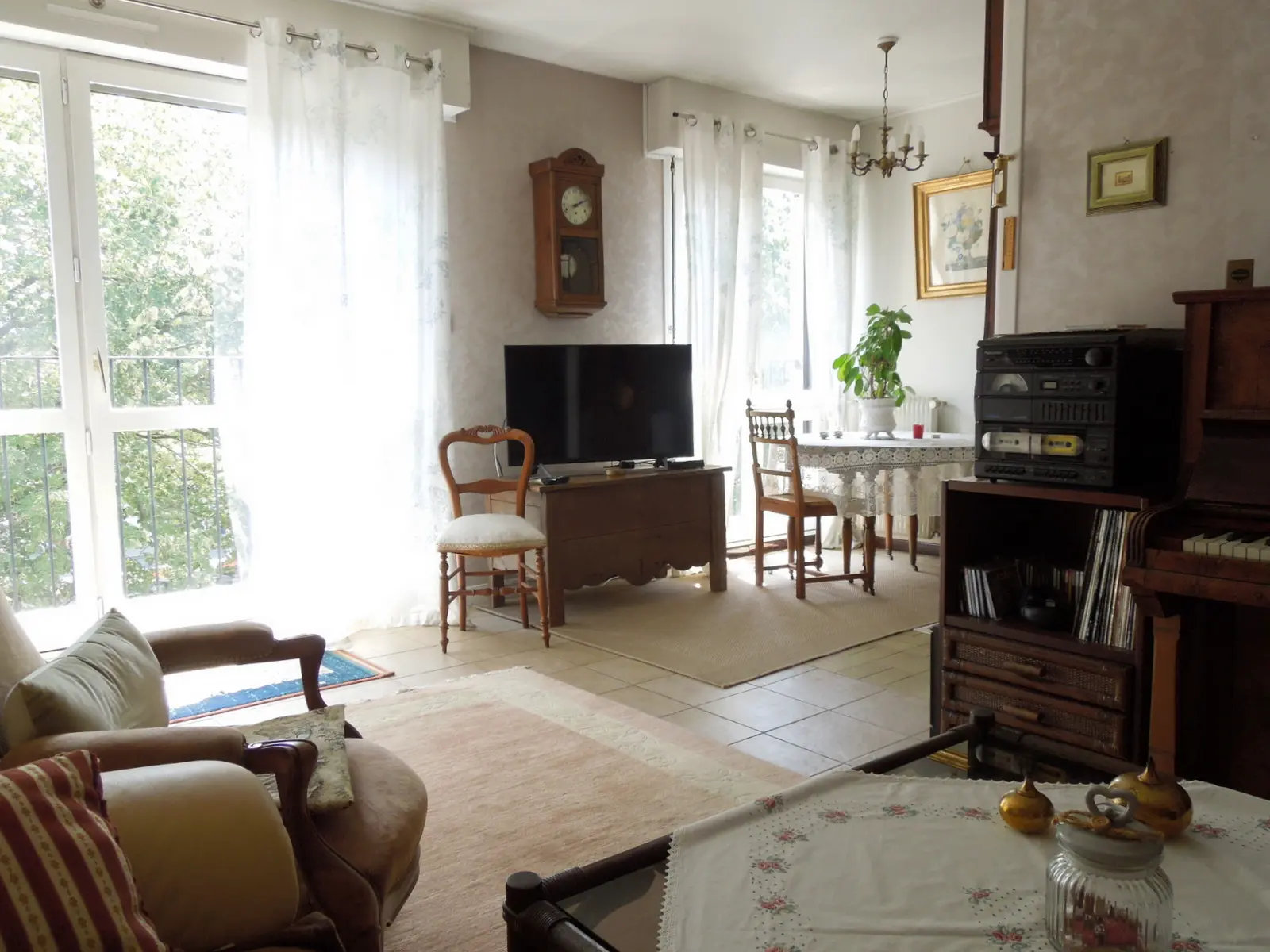 Troyes centre, au 2ème étage avec ascenseur d'une résidence sécurisée, Appartement traversant - Image