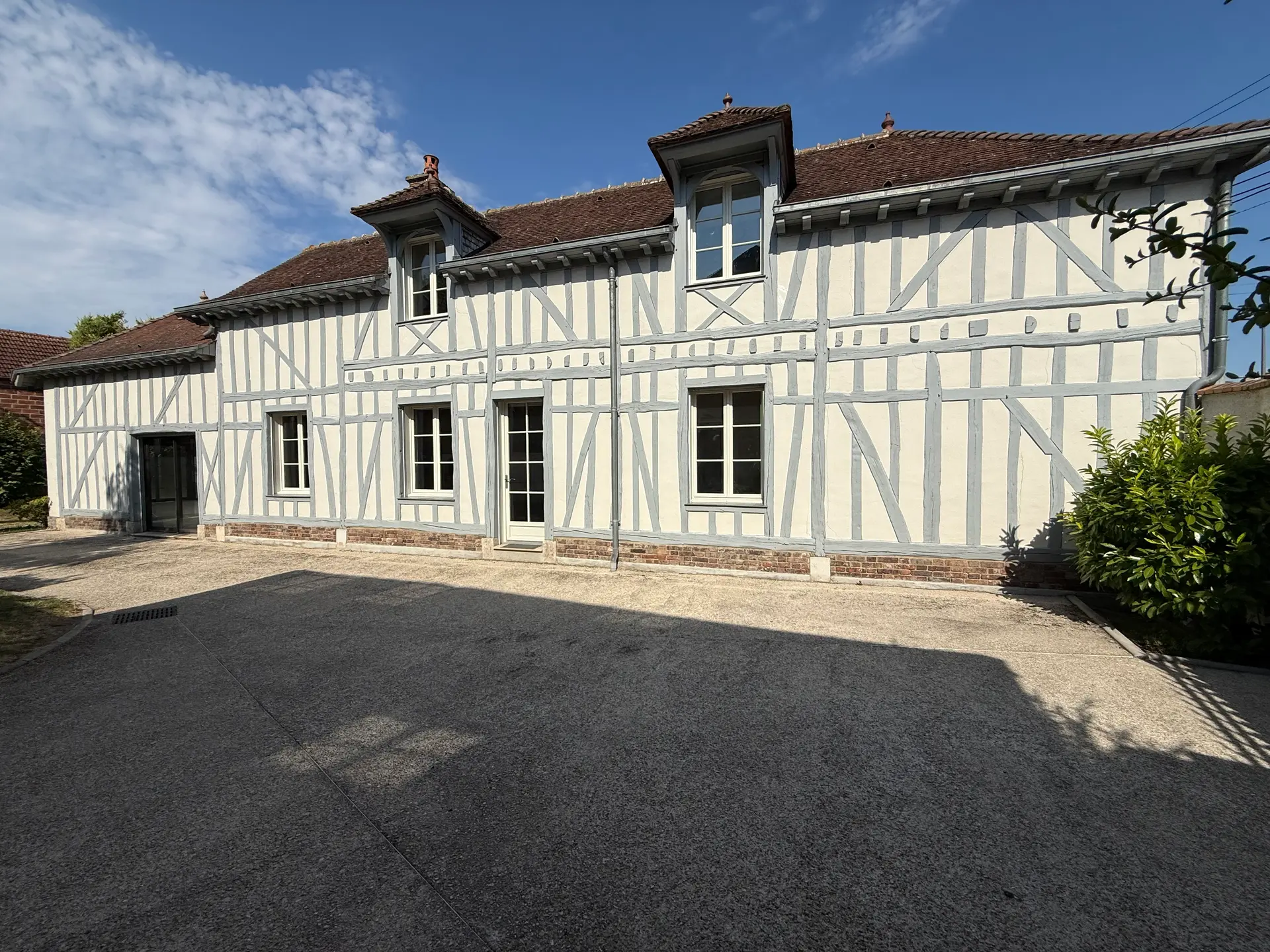 Troyes, Charme et caractère pour cette Maison champenoise de type VI - Image