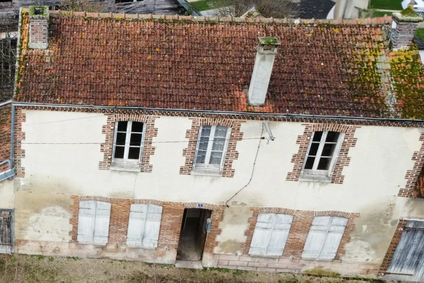 Maison à rénover au centre du village